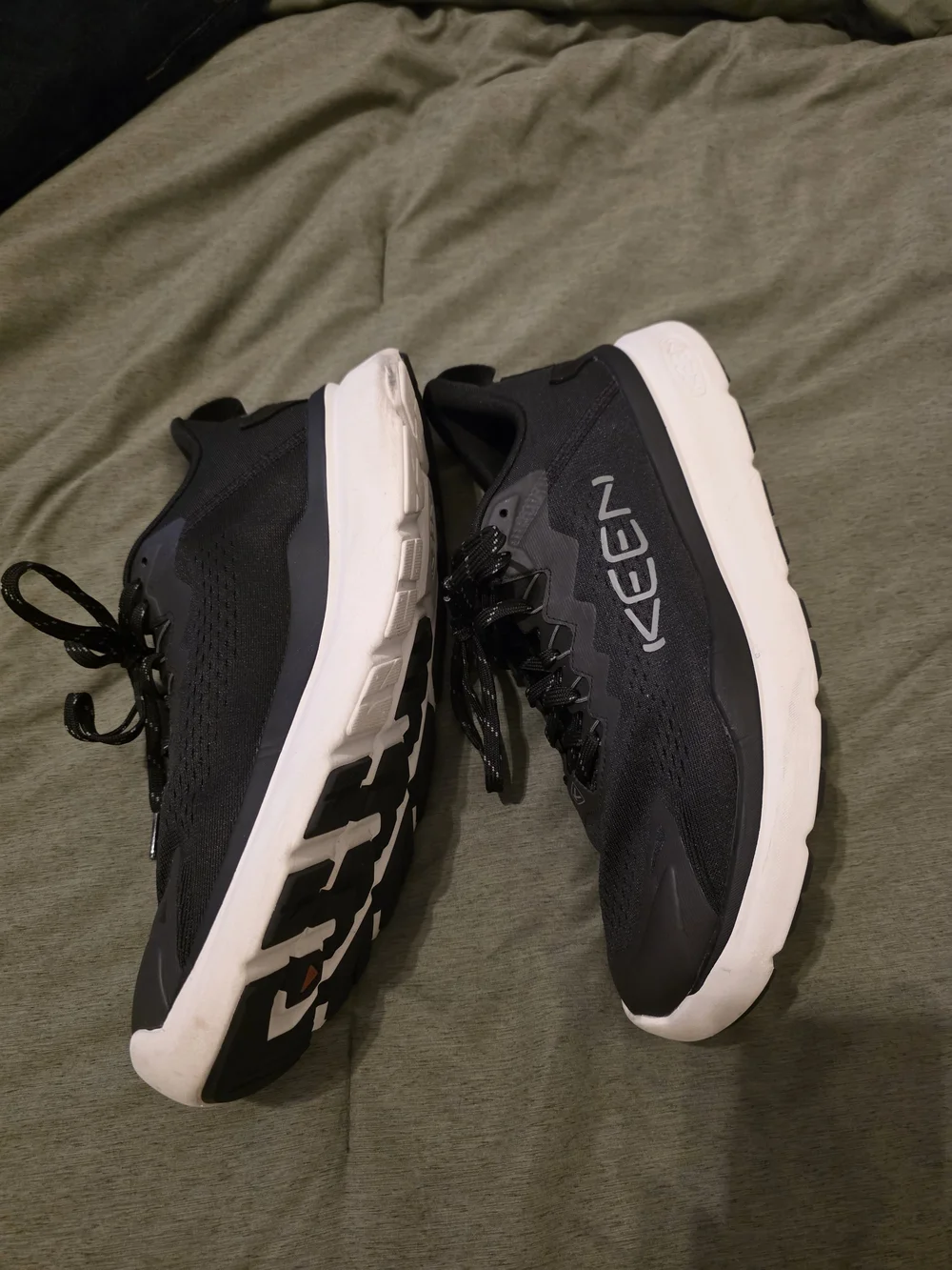 Keen Men's Black and White Athletic Sneakers